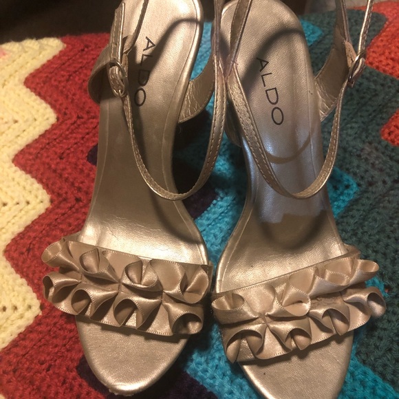 Aldo Champaign Platform Party Heels Size 8 (run a bit big, more like 8.5) - Picture 10 of 11